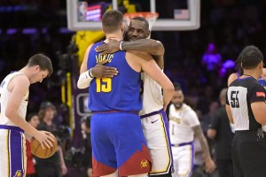 亿万28下载-NBA传闻：勒布朗·詹姆斯与约基奇联手或成掘金休赛期引援目标