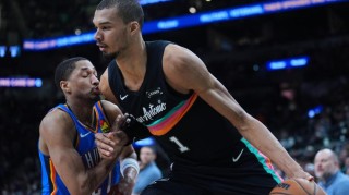 NBA-文班亚马两双凯尔登25分 马刺击败雷霆